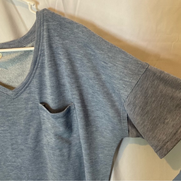 Sew in Love Women’s Short Sleeve V-Neck Denim Blue Size Large w/front pocket - Picture 3 of 12